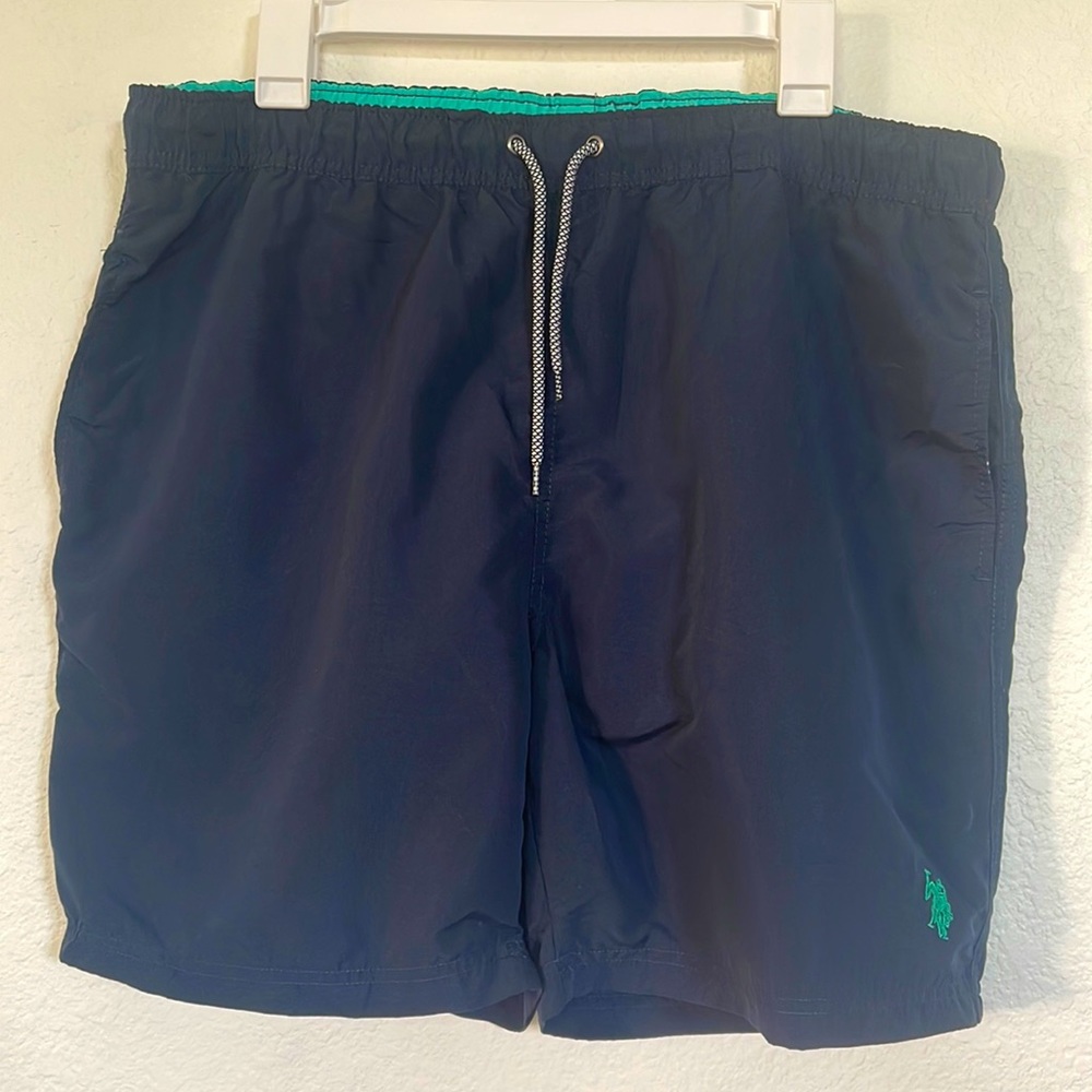 Men’s swim shorts